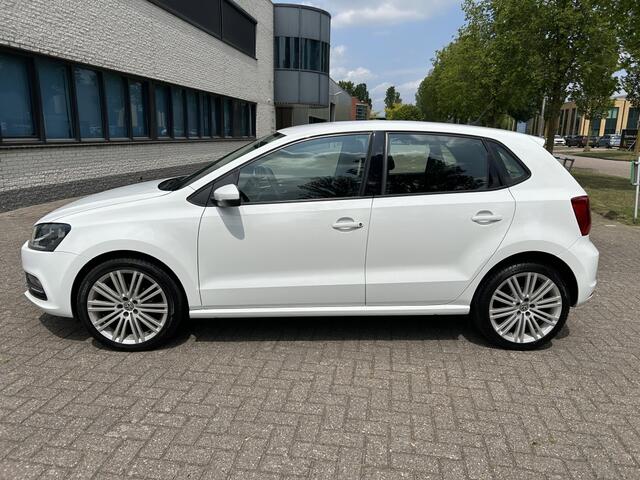 Volkswagen POLO 1.2 TSI Comfortline 90PK AUT NAVI CRUISE TRHK NAP!