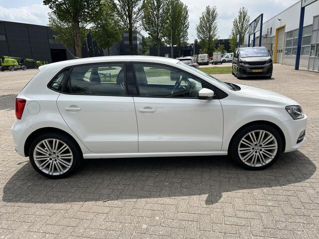 Volkswagen POLO 1.2 TSI Comfortline 90PK AUT NAVI CRUISE TRHK NAP!
