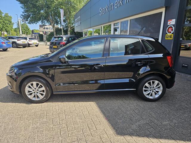 Volkswagen POLO 1.2 TSI Comfortline Business R / Airco/ Navigatie/ Cruise/ Apple carplay/ PDC/ LM Velgen/ R-Line pakket