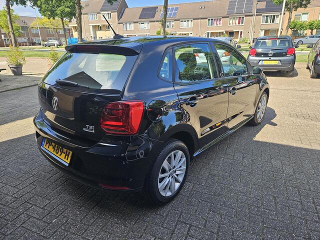 Volkswagen POLO 1.2 TSI Comfortline Business R / Airco/ Navigatie/ Cruise/ Apple carplay/ PDC/ LM Velgen/ R-Line pakket
