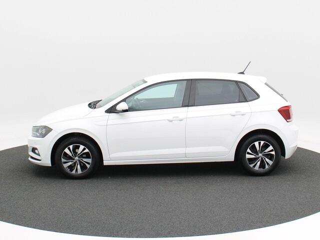 Volkswagen POLO 1.0 TSi 95 Pk Comfortline | Adaptive Cruise | Carplay | Navigatiesysteem | Privacy Glass | Parkeersensoren | Airco | DAB | 15 Inch | 79.283 Km!!