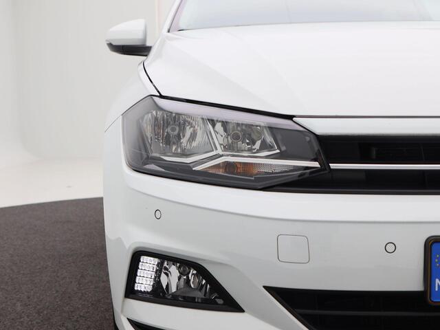 Volkswagen POLO 1.0 TSi 95 Pk Comfortline | Adaptive Cruise | Carplay | Navigatiesysteem | Privacy Glass | Parkeersensoren | Airco | DAB | 15 Inch | 79.283 Km!!
