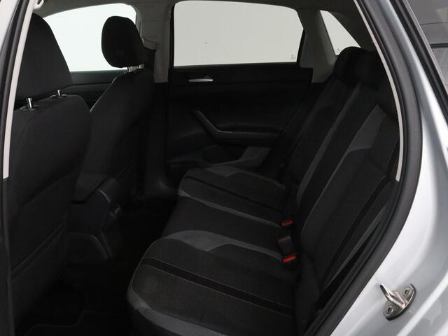 Volkswagen POLO 1.0 TSI R Line | Panoramadak | Stoelverwarming | Adaptive cruise | Climate control | Park Assist | Carplay | Navigatie