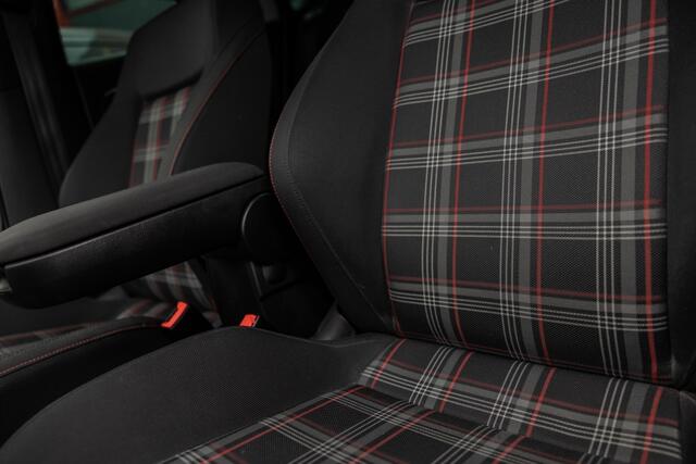 Volkswagen POLO 1.8 TSI GTI | Pano | Navi | Led |