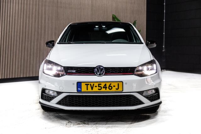 Volkswagen POLO 1.8 TSI GTI | Pano | Navi | Led |