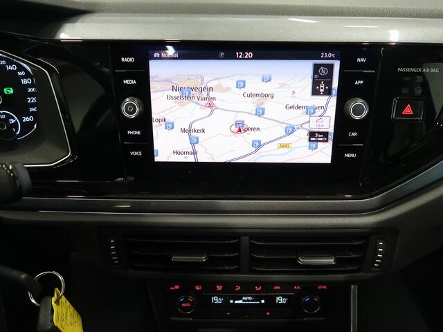 Volkswagen POLO 1.0 TSI Highline R-Line Automaat Panoramadak NL-auto Sportvelgen ACC Navigatie App Connect NAP nette staat Sportstoelen Extra getint glas