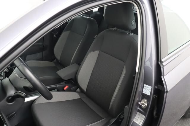 Volkswagen POLO 1.0 TSI 96 PK Aut. Business Camera Digi Dash Stoelverwaming