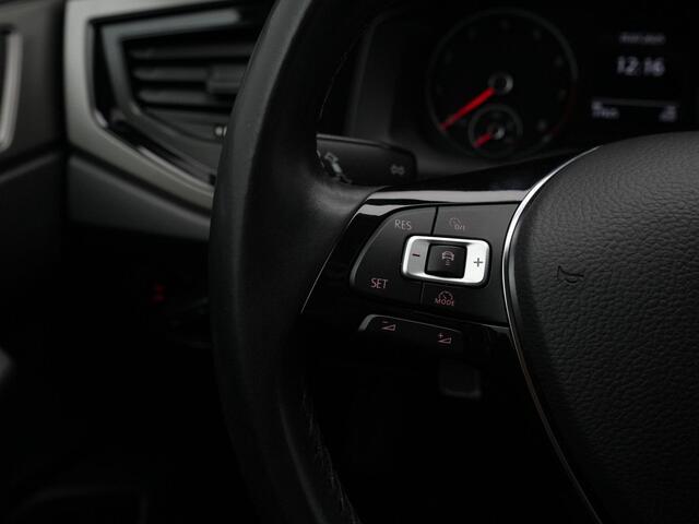 Volkswagen POLO 1.0 TSI 95 pk DSG Comfortline | Trekhaak | Navigatie | Parkeersensoren voor/achter | Adaptive Cruise