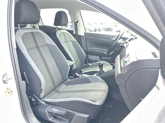 Volkswagen POLO 1.0 TSI Highline 95 pk | Navigatie | Achteruitrijcamera | Adaptieve cruise control | Stoelverwarming | Apple Carplay/Android Auto | Autom. airco |
