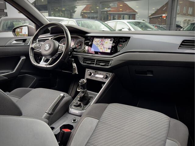 Volkswagen POLO 1.0 TSI 3X R-LINE HIGHLINE PANODAK NAVI PARKPILOT APPLE-CARPLAY LED LMV PDC