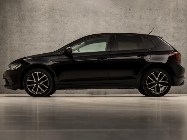 Volkswagen POLO 1.0 TSI Sportline Automaat (VIRTUAL COCKPIT, APPLE CARPLAY, KEYLESS, GROOT NAVI, CLIMATE, SPORTSTOELEN, LM VELGEN, CAMERA, GETINT GLAS, ADAPTIVE CRUISE, NIEUWSTAAT)