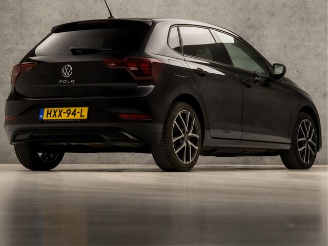 Volkswagen POLO 1.0 TSI Sportline Automaat (VIRTUAL COCKPIT, APPLE CARPLAY, KEYLESS, GROOT NAVI, CLIMATE, SPORTSTOELEN, LM VELGEN, CAMERA, GETINT GLAS, ADAPTIVE CRUISE, NIEUWSTAAT)