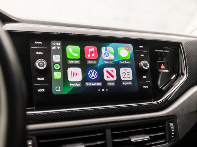 Volkswagen POLO 1.0 TSI Sportline Automaat (VIRTUAL COCKPIT, APPLE CARPLAY, KEYLESS, GROOT NAVI, CLIMATE, SPORTSTOELEN, LM VELGEN, CAMERA, GETINT GLAS, ADAPTIVE CRUISE, NIEUWSTAAT)