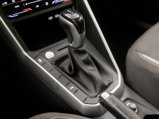 Volkswagen POLO 1.0 TSI Sportline Automaat (VIRTUAL COCKPIT, APPLE CARPLAY, KEYLESS, GROOT NAVI, CLIMATE, SPORTSTOELEN, LM VELGEN, CAMERA, GETINT GLAS, ADAPTIVE CRUISE, NIEUWSTAAT)