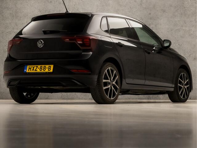 Volkswagen POLO 1.0 TSI Sportline Automaat (VIRTUAL COCKPIT, APPLE CARPLAY, KEYLESS, GROOT NAVI, CLIMATE, SPORTSTOELEN, LM VELGEN, CAMERA, GETINT GLAS, ADAPTIVE CRUISE, NIEUWSTAAT)