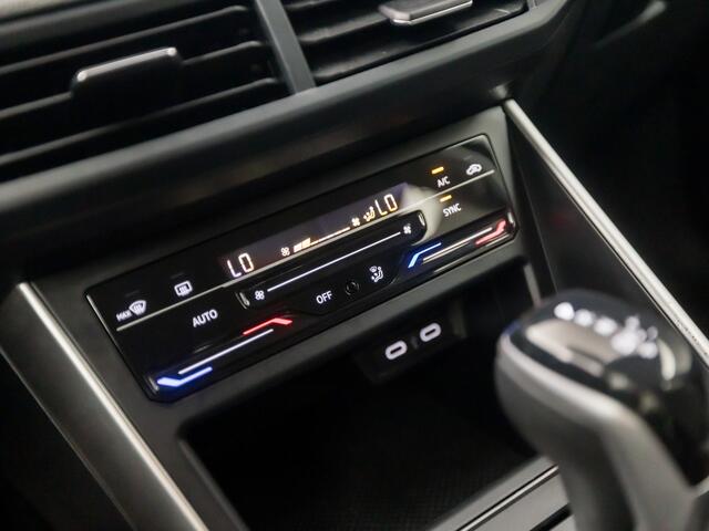 Volkswagen POLO 1.0 TSI Sportline Automaat (VIRTUAL COCKPIT, APPLE CARPLAY, KEYLESS, GROOT NAVI, CLIMATE, SPORTSTOELEN, LM VELGEN, CAMERA, GETINT GLAS, ADAPTIVE CRUISE, NIEUWSTAAT)