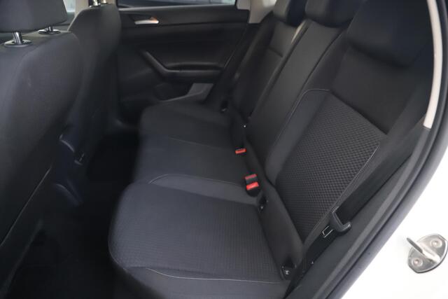 Volkswagen POLO 1.0 TSI R-Line Edition 95PK NAP! Navigatie Achteruitrijcamera Carplay Android 16 inch LMV Privacy Glass