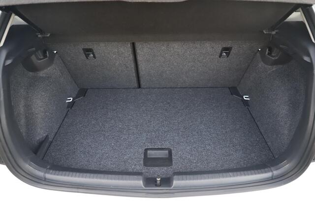 Volkswagen POLO 1.0 TSI R-Line Edition 95PK NAP! Navigatie Achteruitrijcamera Carplay Android 16 inch LMV Privacy Glass