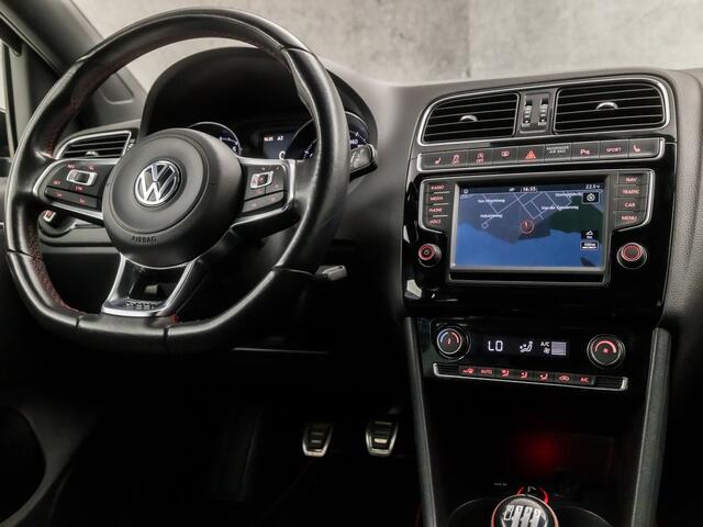 Volkswagen POLO 1.8 TSI GTI 192Pk (APPLE CARPLAY, NAVIGATIE, CLIMATE, STOELVERWARMING, SPORTSTOELEN, PARKEERSENSOREN, CRUISE, GETINT GLAS, LM VELGEN, NIEUWE APK, NIEUWSTAAT)