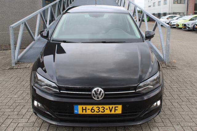 Volkswagen POLO 1.0 TSI Comfortline Navigatie/Adaptive cruise control/Parkeersensoren rondom/Apple carplay/Airco/Orig. NL/NAP/17'' Lichtmetalen velgen.