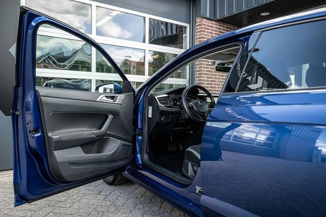 Volkswagen POLO 1.0 TSI Highline | Adap. cruise | Camera | Apple carplay | DSG | PDC | Stoelverwarming | 16' inch |