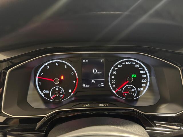 Volkswagen POLO 1.0 TSI Highline | DSG Automaat | LED | Sfeer | Carplay | Camera | Standkachel | Stoelverwarming | Climate | 2 X PDC | Afneembaar Trekhaak | ACC | Stuurbediening | Dealer Onderhouden | Garantie