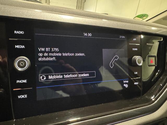 Volkswagen POLO 1.0 TSI Highline | DSG Automaat | LED | Sfeer | Carplay | Camera | Standkachel | Stoelverwarming | Climate | 2 X PDC | Afneembaar Trekhaak | ACC | Stuurbediening | Dealer Onderhouden | Garantie