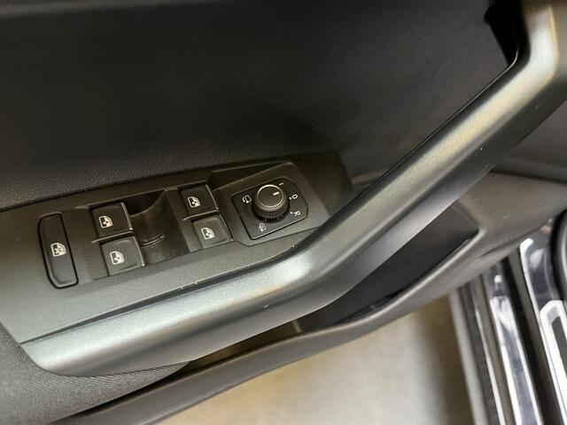Volkswagen POLO 2.0 TSI GTI / AUTOMAAT/ PANO/ 207 PK/ ALCANTARA/ DIGITAL DASH/ APP-CONNECT/ NAVI/ 18" LMV/ RIJ-MODI/ PARK. SENSOREN + CAMERA/ STOEL VERWARM./ KEYLESS/ MATRIX/ CLIMA