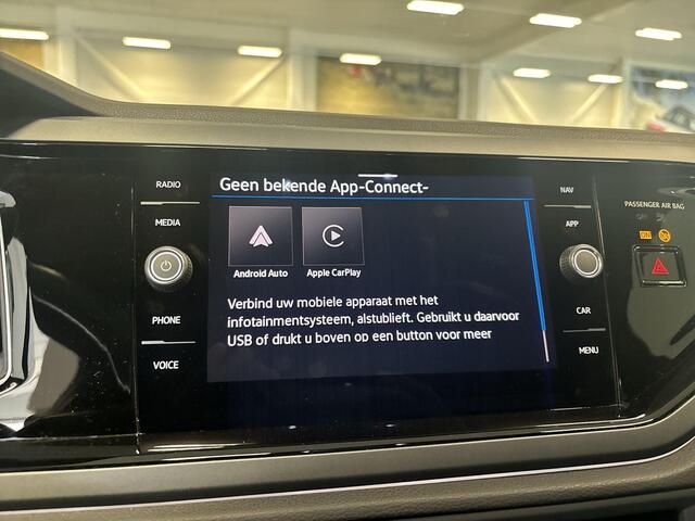 Volkswagen POLO 1.0 Tsi 95pk DSG R-Line · Camera · Apple/Android Car Play · P-Sensoren · Climatronic · 16'' Inch · Garantie t/m 17-11-2028 of 100.000km