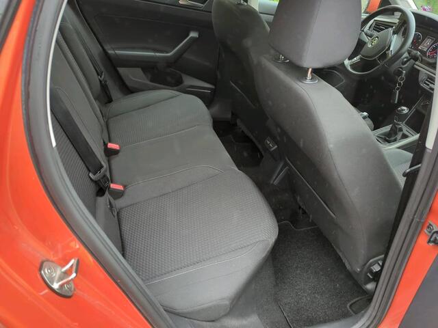 Volkswagen POLO 1.0 TSI 95 PK Comfortline / Achteruitrij camera / DAB+ / Lichtmetalen Velgen