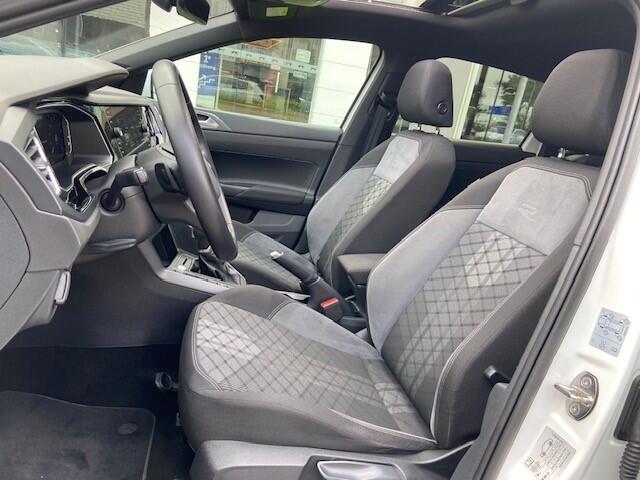 Volkswagen POLO 1.0 TSI R-Line /DSG/ Digitale Cockpit/ Matrix Led/ Panoramadak/ R Line Int + Ext/ / facelift/ Clima/ Navi/ Parkeersensoren/ 18 lmv