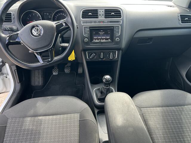 Volkswagen POLO 1.2 TSI Highline | Nieuw Binnen! | Trekhaak | Airco | Lichtmetaal