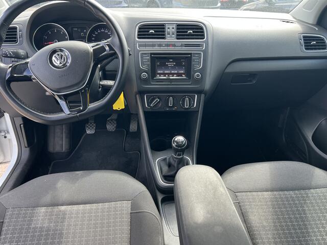 Volkswagen POLO 1.2 TSI Highline | Nieuw Binnen! | Trekhaak | Airco | Lichtmetaal