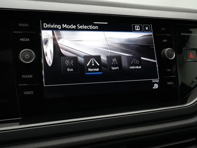 Volkswagen POLO 1.0 TSI 115 pk DSG R-Line Business | Panoramadak | IQ Light | Achteruitrijcamera | Sportonderstel | Carplay | Navigatie | Keyless | 17 inch