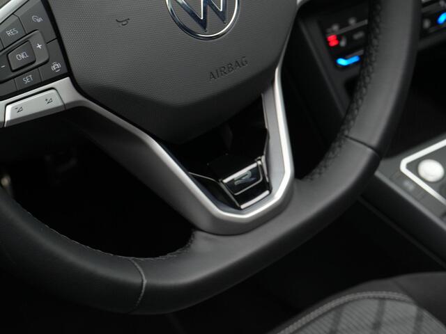 Volkswagen POLO 1.0 TSI 115 pk DSG R-Line Business | Panoramadak | IQ Light | Achteruitrijcamera | Sportonderstel | Carplay | Navigatie | Keyless | 17 inch