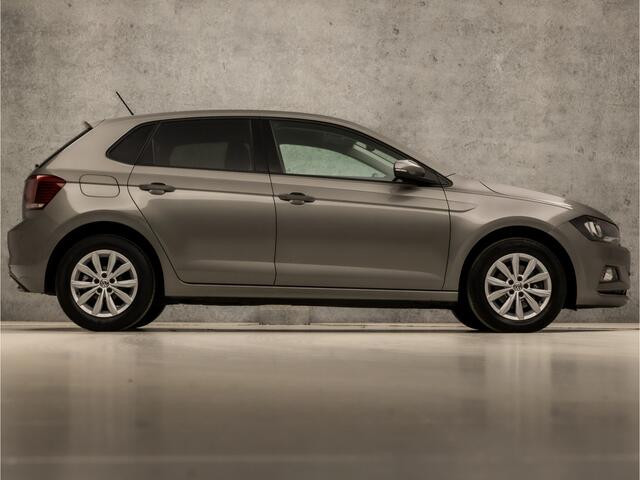 Volkswagen POLO 1.0 TSI Highline Sport Automaat (APPLE CARPLAY, GROOT NAVI, CLIMATE, STOELVERWARMING, SPORTSTOELEN, GETINT GLAS, LM VELGEN, ADAPTIVE CRUISE, NIEUWSTAAT)