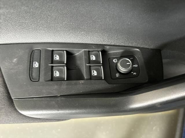 Volkswagen POLO 1.0 TSI 95pk DSG R-Line · Camera · Apple/Android Car Play · P-Sensoren · ACC · Getint Glas · 16'' Inch · Garantie t/m 24-11-2028 of 100.000km