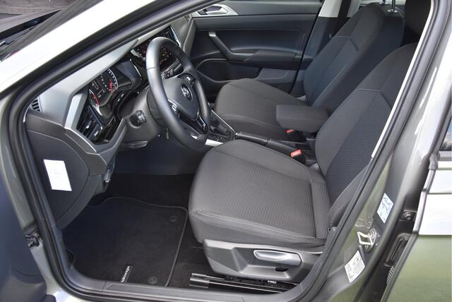 Volkswagen POLO 1.0 TSI DSG Nieuwstaat! PDC ECC stoelverw. Carplay Navi Garantie Comfortline Business