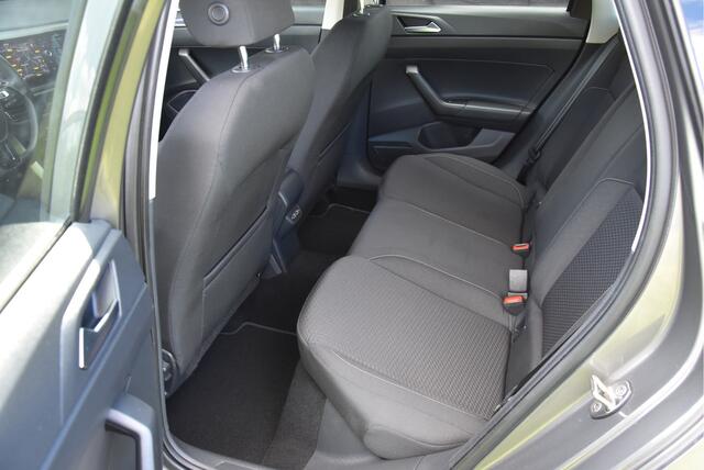 Volkswagen POLO 1.0 TSI DSG Nieuwstaat! PDC ECC stoelverw. Carplay Navi Garantie Comfortline Business