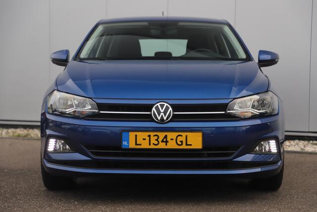 Volkswagen POLO 1.0 TSI Comfortline Business 95PK Navigatie Carplay Android Climate Control Adaptive Cruise 17 inch Pretoria Zwarte Velgen Parkeersensor