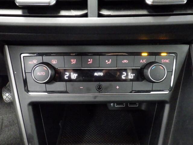 Volkswagen POLO 1.0 TSI Comfortline Business Airco|ECC Navi Carplay Adaptive Cruise Control PDC VA 15" LM Velgen