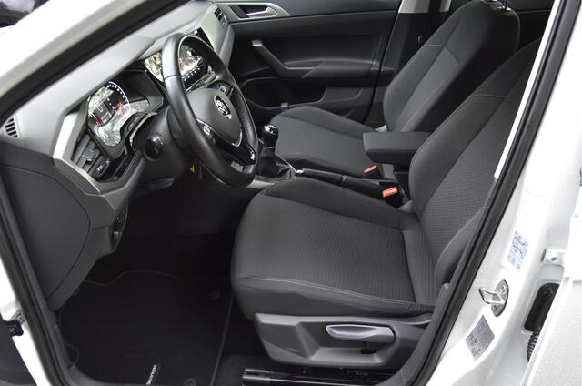 Volkswagen POLO 1.0 TSI 96 PK Navi DAB ACC Carplay NAP 1e eigenaar