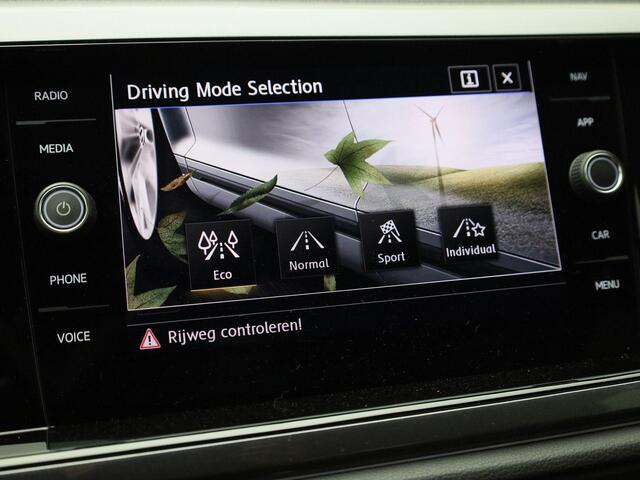 Volkswagen POLO 1.0TSI/95PK Highline Business R · Navigatie · Appel/Android carplay · Parkeersensoren