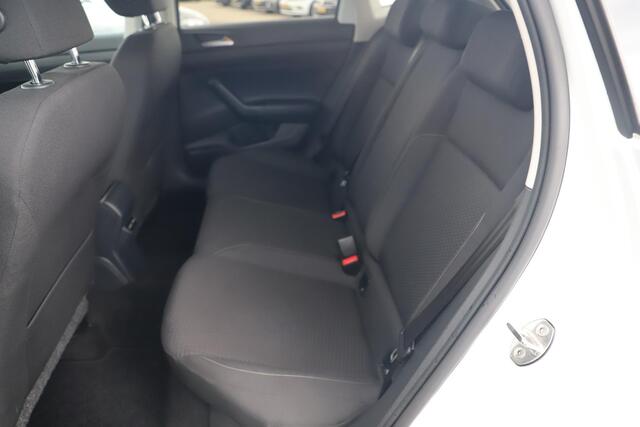 Volkswagen POLO 1.0 TSI R-Line Edition 95PK Carplay Android Navigatie 16 inch LMV Adaptive Cruise Getint Glas Airco LED NAP!