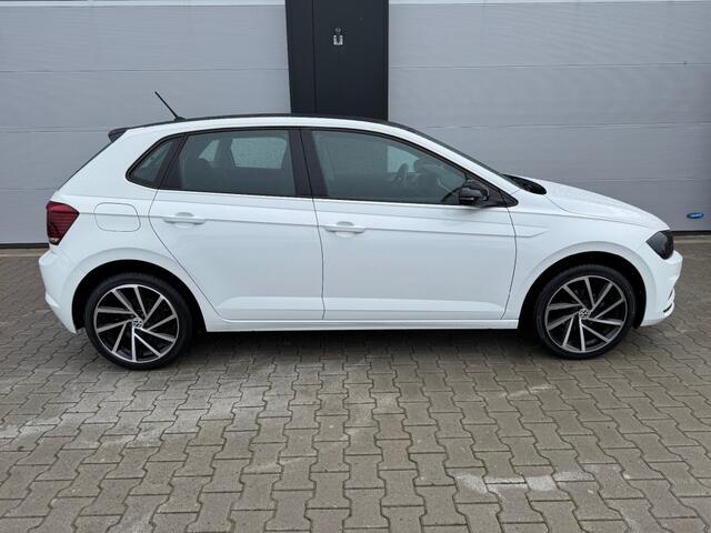 Volkswagen POLO 1.0 Comfortline / Sportief / 17 inch / Cruise / Bluetooth / Historie aanwezig.