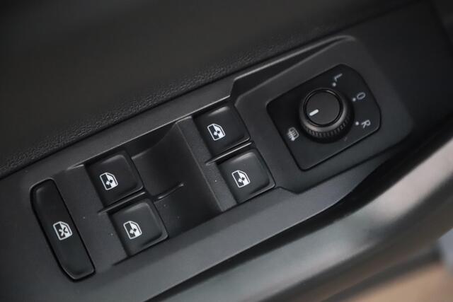 Volkswagen POLO 1.0 TSI Comfortline 95PK NAP 15 inch LMV Navigatie Carplay Android Adaptive Cruise Airco DAB Elektrische Ramen LED