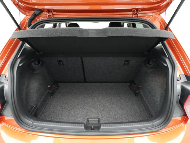 Volkswagen POLO 1.0 TSI 95pk R-Line Navigatie Carplay Acc Pdc 248