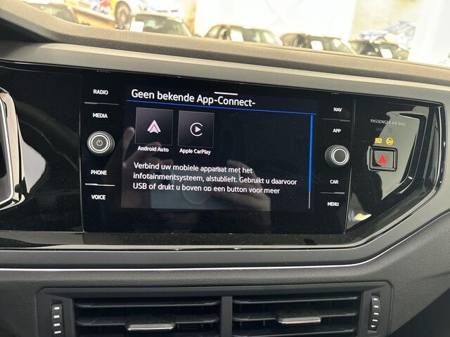 Volkswagen POLO 1.0 TSI 95pk DSG R-Line · Apple/Android Car Play · Camera · P-Sensoren · Getint Glas · 16'' Inch · Garantie t/m 17-11-2028 of 100.000km