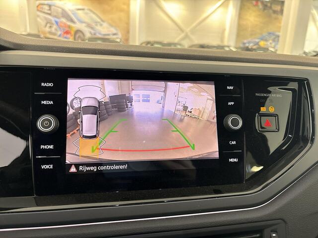 Volkswagen POLO 1.0 TSI 95pk DSG R-Line · Apple/Android Car Play · Camera · P-Sensoren · Getint Glas · 16'' Inch · Garantie t/m 17-11-2028 of 100.000km