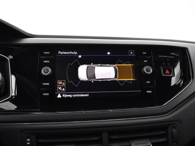 Volkswagen POLO 1.0 Tsi 95pk DSG R-Line Apple/Android Car Play · P-Sensoren · Navigatie · Stoelverwarming · 17''Inch· Garantie t/m 21-06-2026